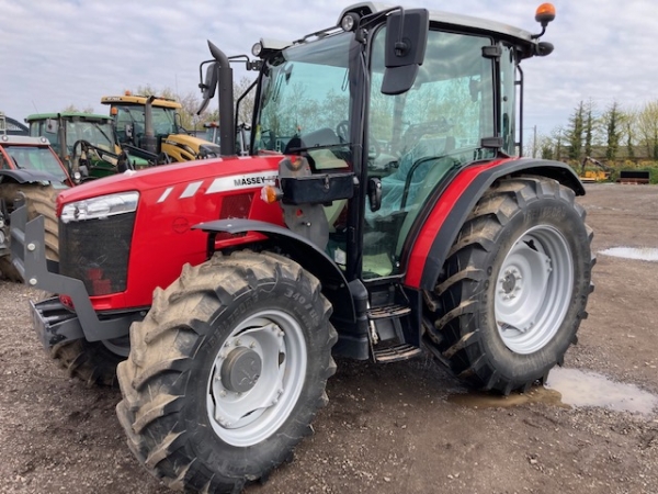 Massey Ferguson - 4709 Cab Global - Image 1