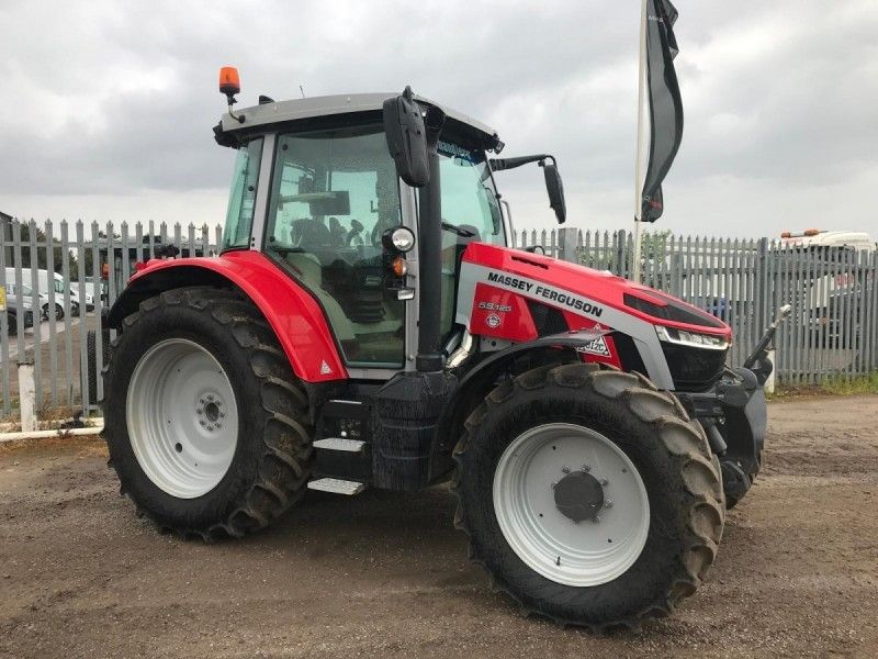 Massey Ferguson - 5S.125 EFD4 4WD TRACTOR - Image 1