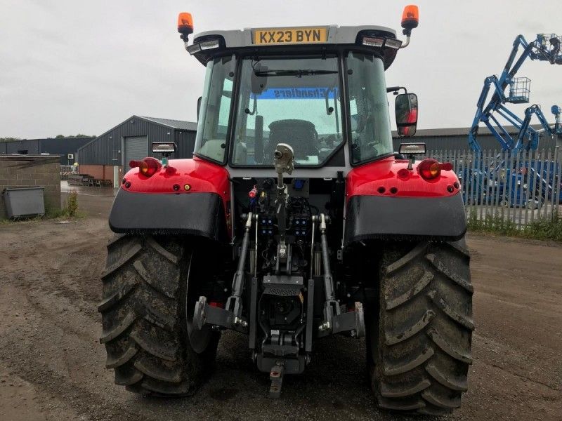 Massey Ferguson - 5S.125 EFD4 4WD TRACTOR - Image 3