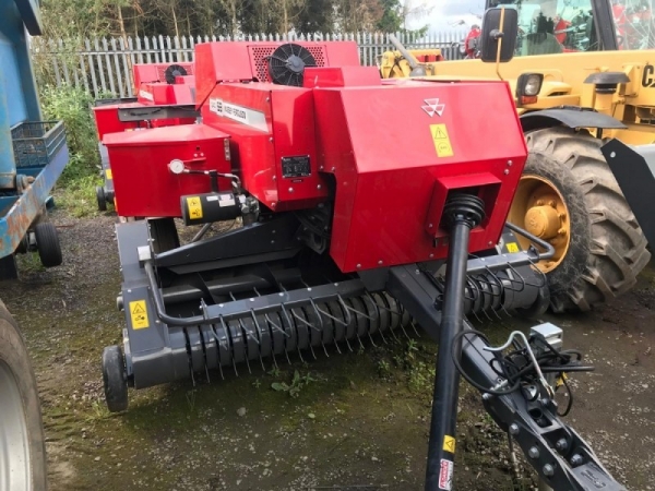 Massey Ferguson - 1840 Small Square Baler - Image 1