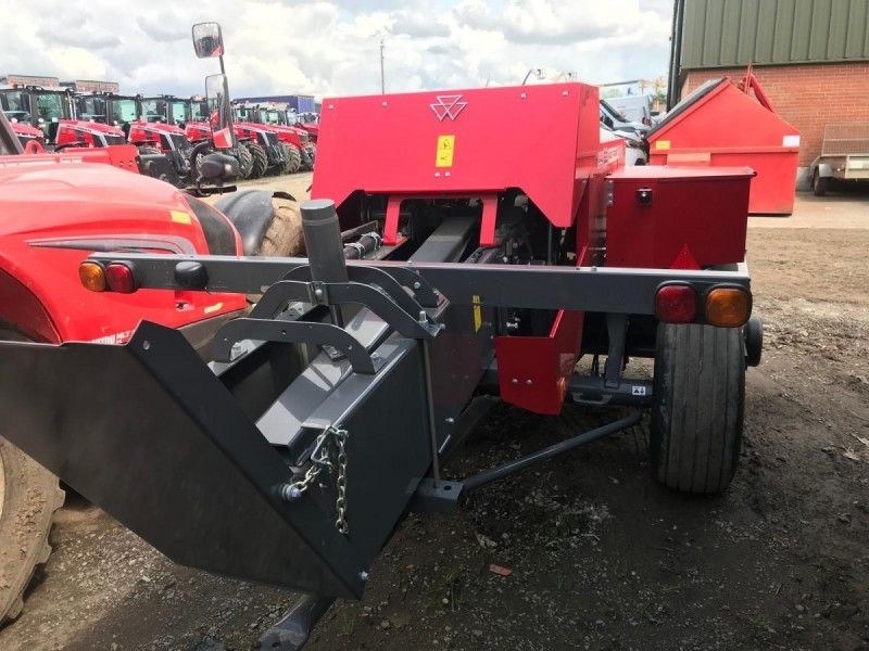 Massey Ferguson - 1840 Small Square Baler - Image 2