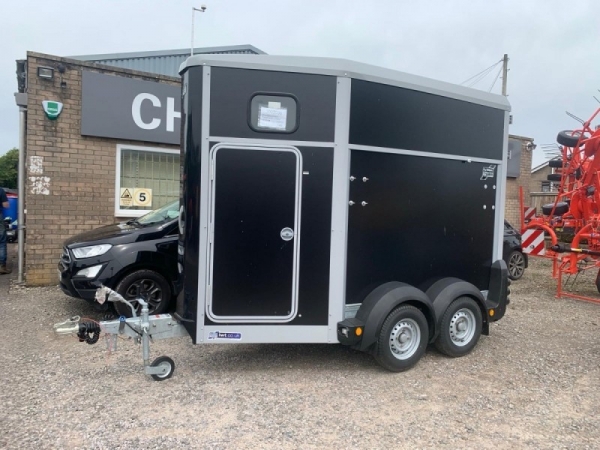 Ifor Williams - HB403R HORSEBOX - Image 1