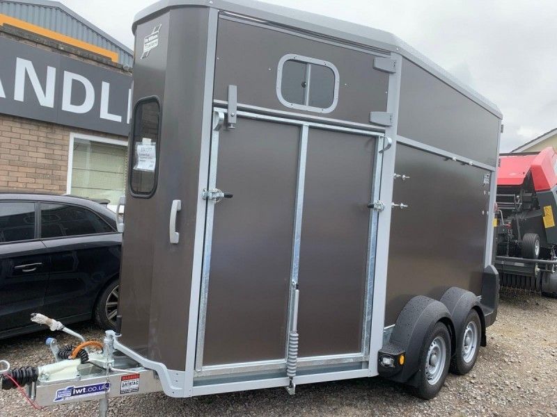 IFOR WILLIAMS - HB511R HORSEBOX - Image 1