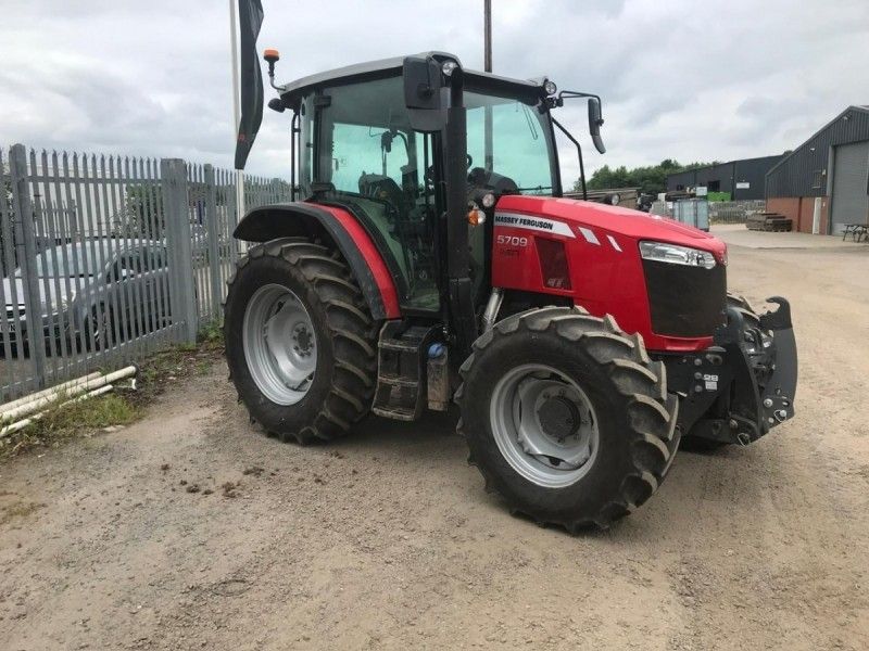 Massey Ferguson - 5709 Cab Essential Global - Image 1