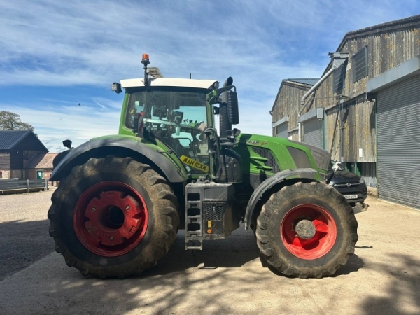 Fendt - 828 Vario Profi Plus - Image 1