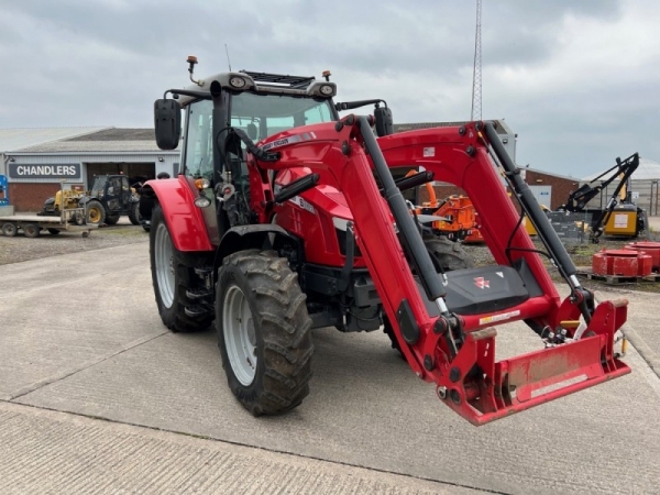 MASSEY FERGUSON - 5713SESD4 TRACTOR LOADER - Image 1