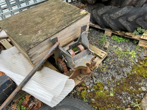 Massey Ferguson - Pick Up Hitch - Image 1