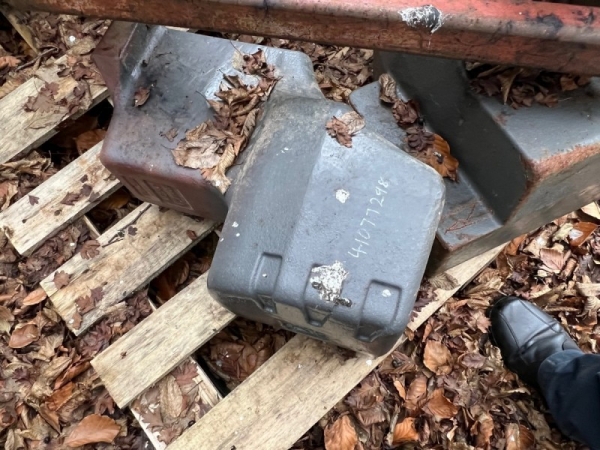 Massey Ferguson - 170kg Belly Weight - Image 1