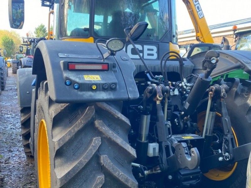 JCB - Fastrac 4220 Icon Tractor - Image 5