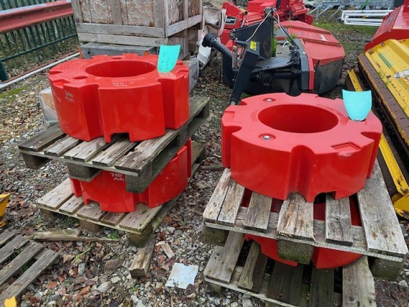 FENDT - 2 X 1000KG WHEEL WEIGHTS - Image 1