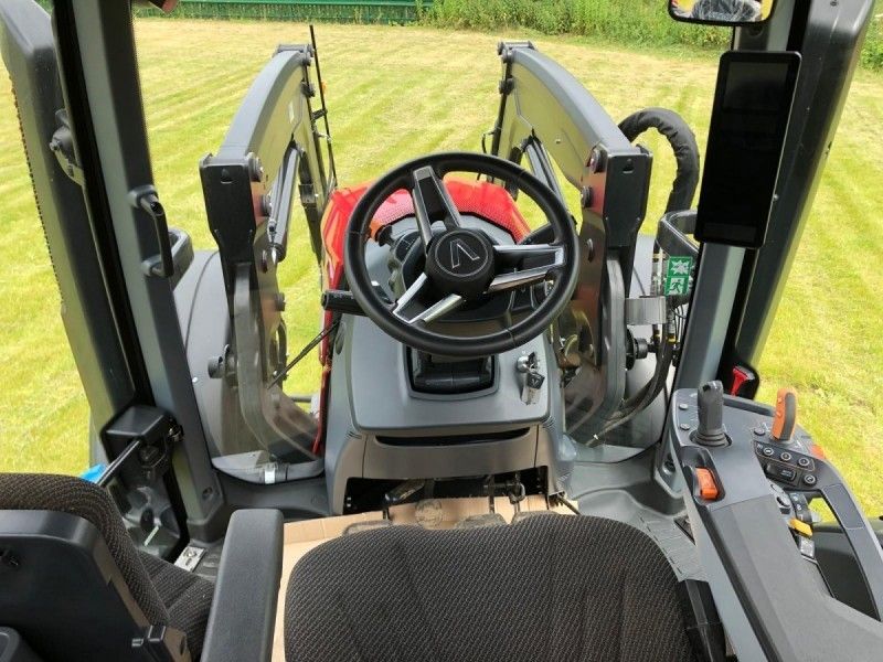 Valtra - N155EA TRACTOR G5S LOADER - Image 8