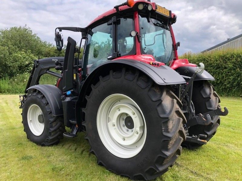 Valtra - N155EA TRACTOR G5S LOADER - Image 4