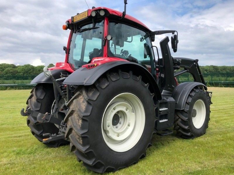 Valtra - N155EA TRACTOR G5S LOADER - Image 3