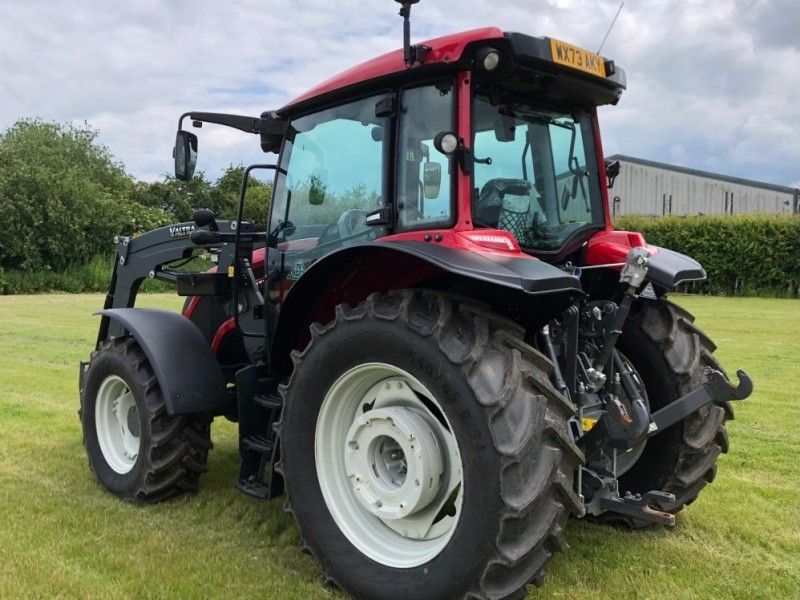 Valtra - A135LH TRACTOR AND LOADER - Image 4