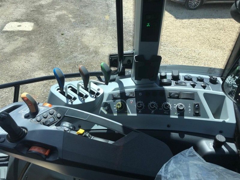 VALTRA - G135A 4WD TRACTOR - Image 5