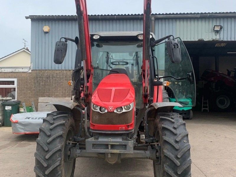 Massey Ferguson - 5712SL ESD4 4WD TRACTOR - Image 4