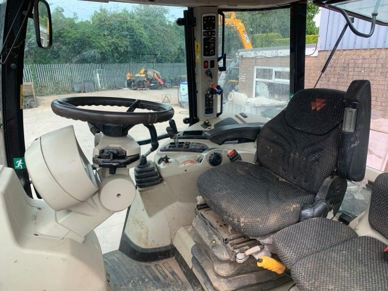 Massey Ferguson - 5712SL ESD4 4WD TRACTOR - Image 6