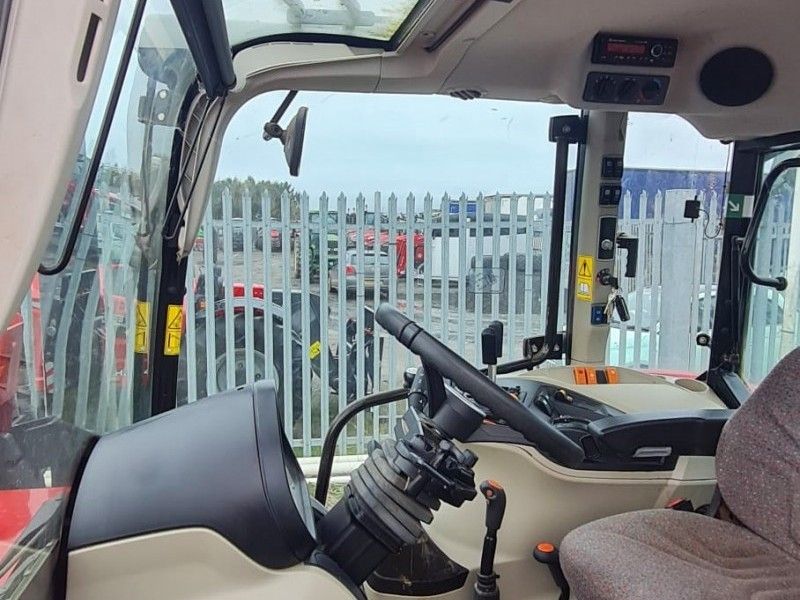 MASSEY FERGUSON - 4709M CAB TRACTOR - Image 8