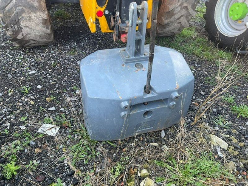 Massey Ferguson - 1500kg Front Weight - Image 1