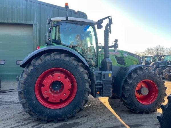 FENDT - 728 VARIO GEN 7 TRACTOR - Image 1