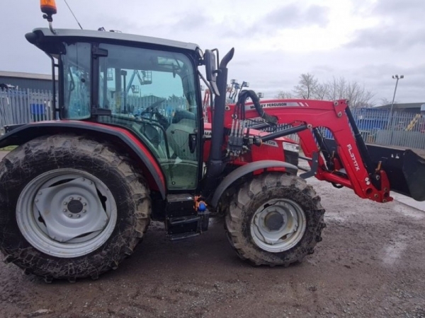 MASSEY FERGUSON - 4709M CAB TRACTOR - Image 1