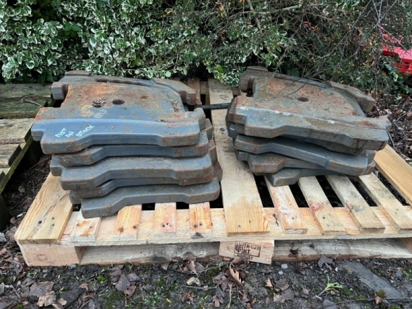 MASSEY FERGUSON - 10 X 55KG WEIGHTS - Image 1