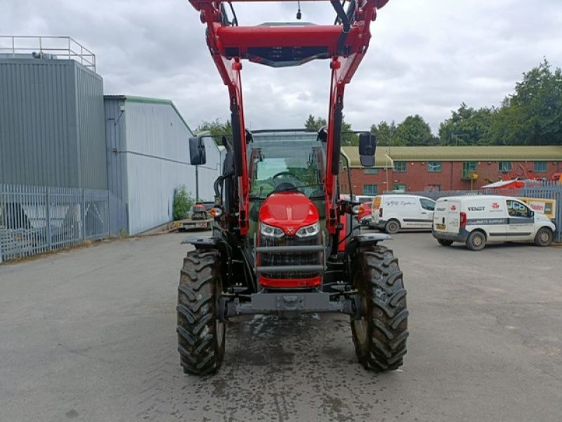 Massey Ferguson - 5711M CAB AND LOADER - Image 3