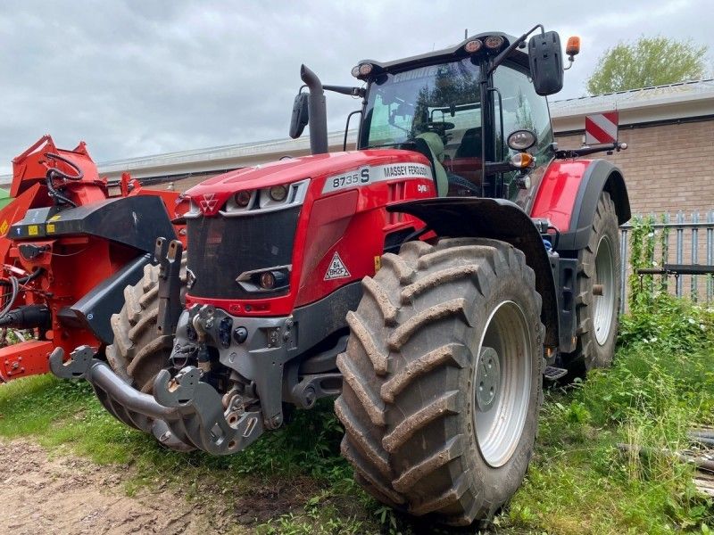 Massey Ferguson - 8735S EXDV TRACTOR - Image 2