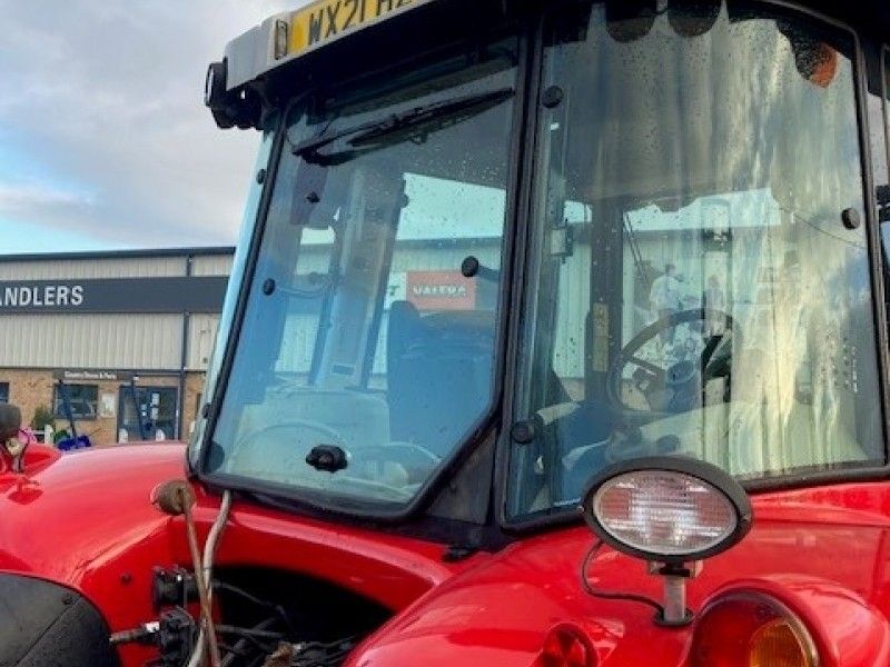 Massey Ferguson - 7718S DYNA 6 TRACTOR - Image 3