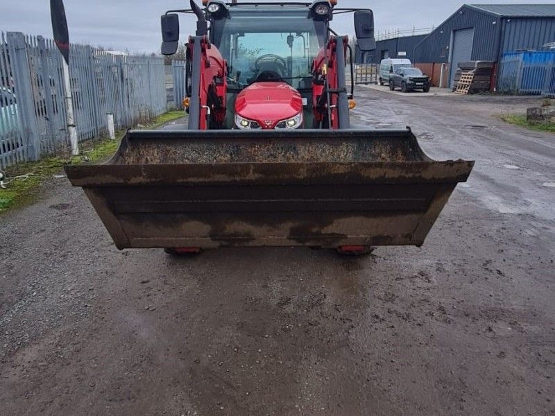 MASSEY FERGUSON - 4709M CAB TRACTOR - Image 3