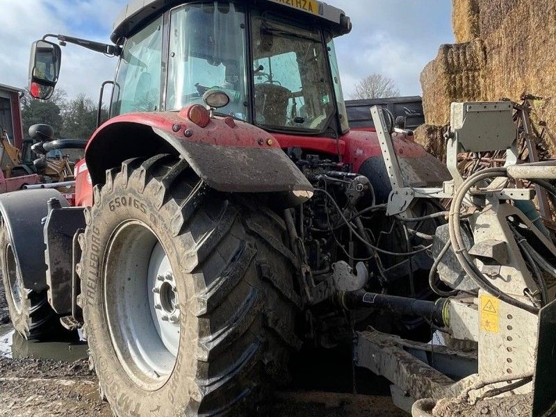 Massey Ferguson - 7718S DYNA 6 TRACTOR - Image 4