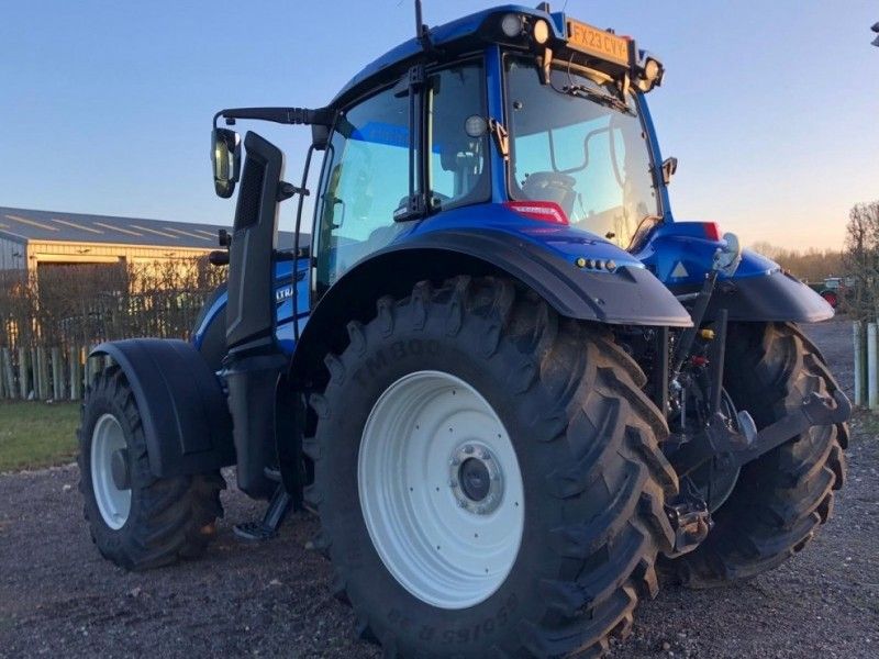 VALTRA - T175EA 4WD Tractor - Image 4