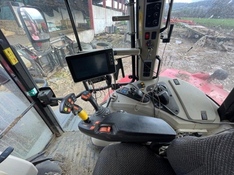 Massey Ferguson - 7718S DYNA 6 TRACTOR - Image 5