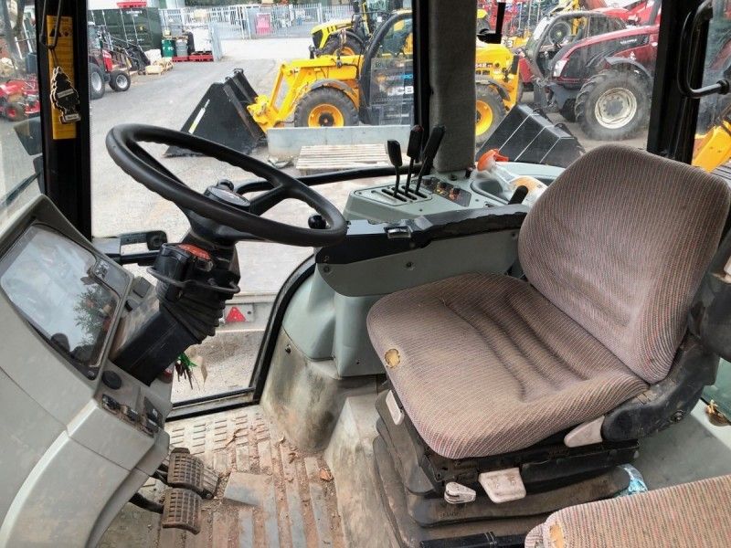 MASSEY FERGUSON - 8240 4WD TRACTOR - Image 5