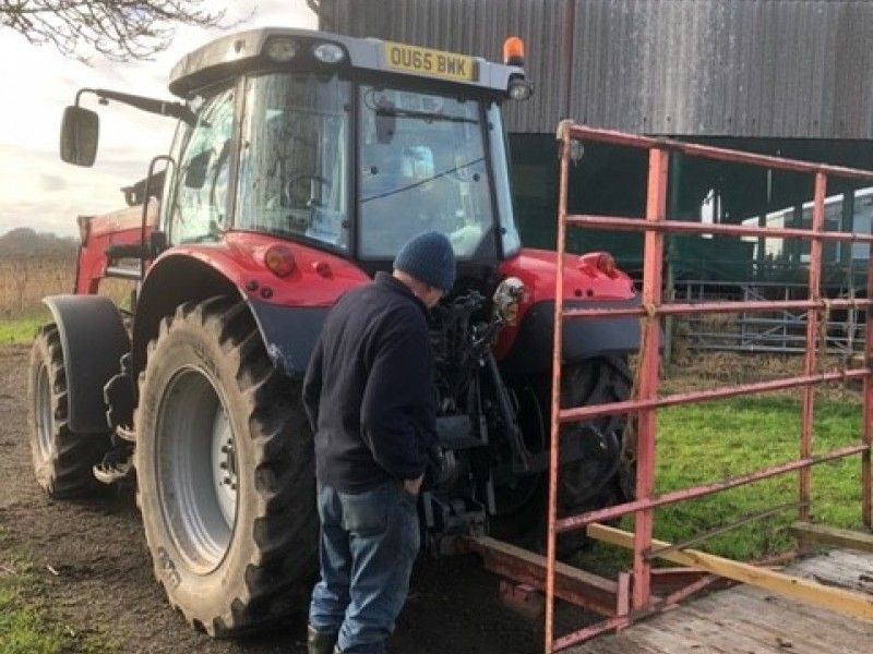 MASSEY FERGUSON - 5610 TRACTOR MF946 LOADER - Image 5