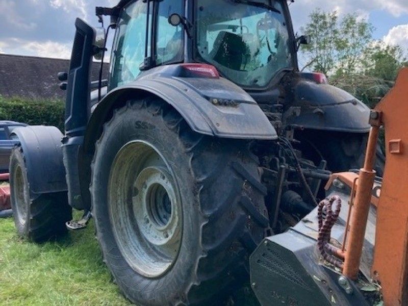 VALTRA - T235V 4WD TRACTOR - Image 5