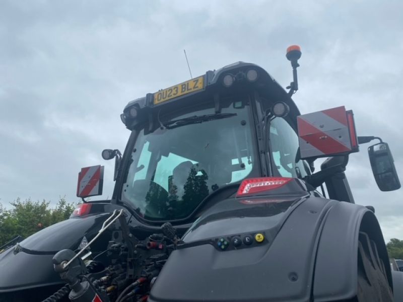 VALTRA - Q305 4WD TRACTOR - Image 4