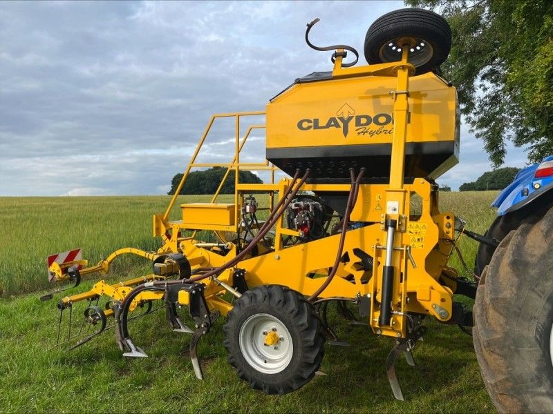 CLAYDON - 3M GRAIN DRILL - Image 1