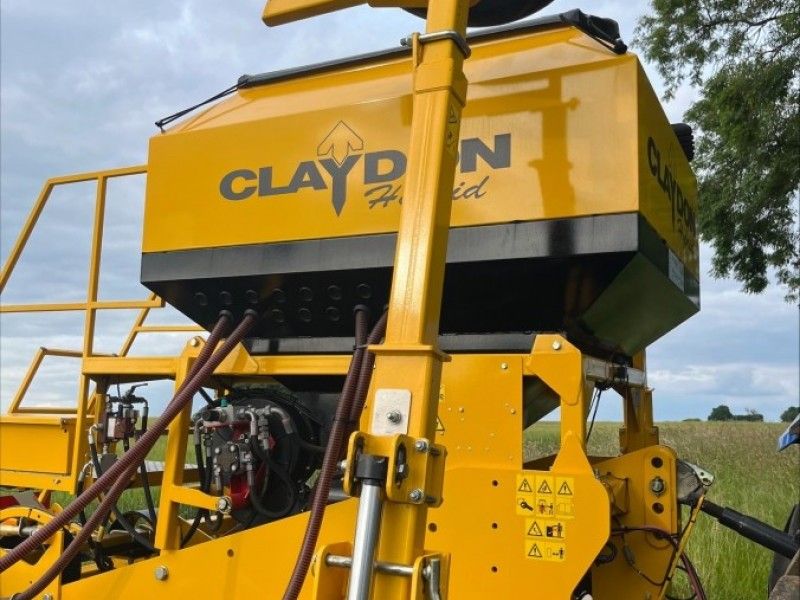 CLAYDON - 3M GRAIN DRILL - Image 3