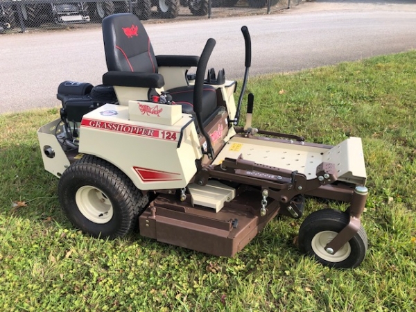 GRASSHOPPER - 124V 41 RIDE ON MOWER - Image 1