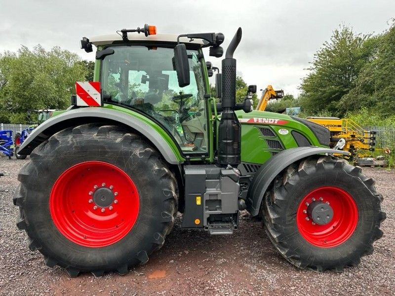 Fendt - 724 ProfiPlus Tractor - Image 1