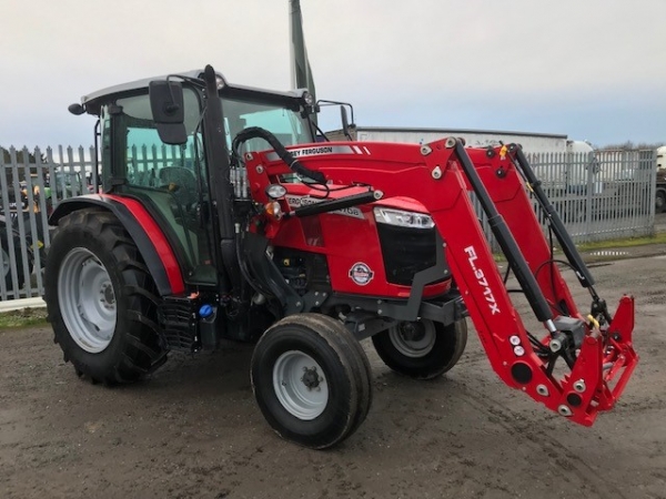 MASSEY FERGUSON - 4708M 2WD TRACTOR - Image 1