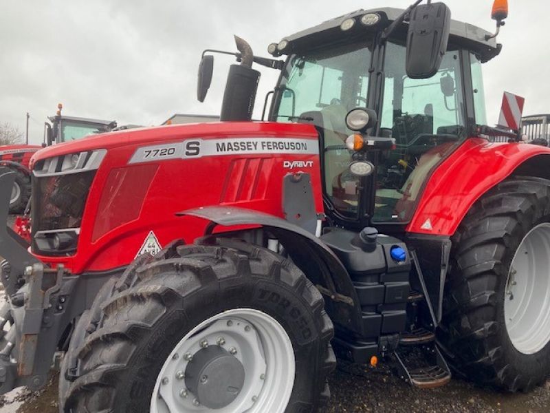 MASSEY FERGUSON - 7720 EFDV 4WD TRACTOR - Image 2