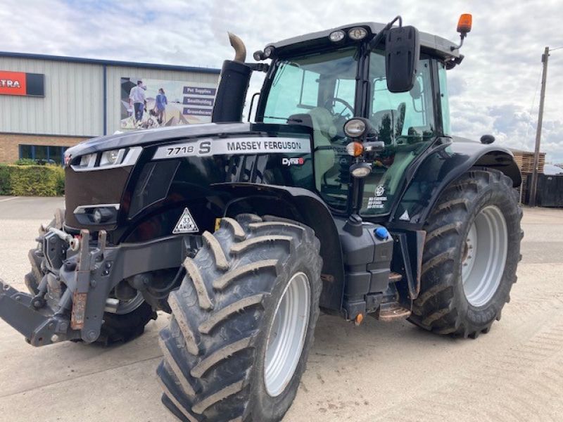 Massey Ferguson - 7718S EFD6 Tractor - Image 2