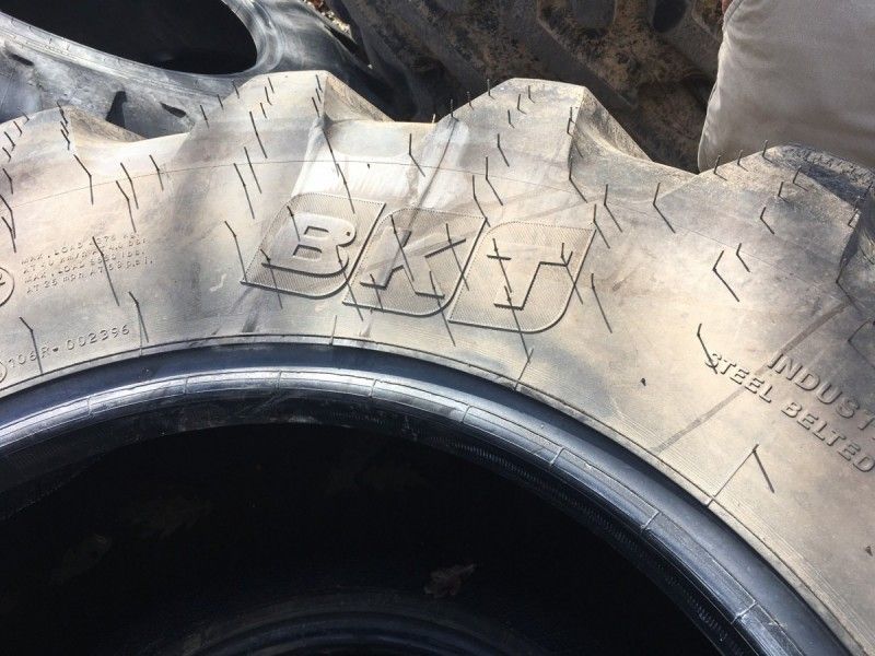 Miscellaneous - 4 x 460 70R24 Tyres - Image 3