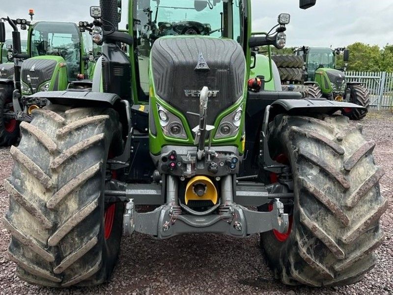 Fendt - 724 ProfiPlus Tractor - Image 3