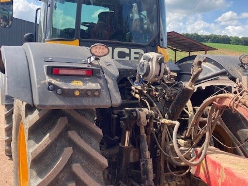 JCB - Fastrac 4220 Tractor - Image 4